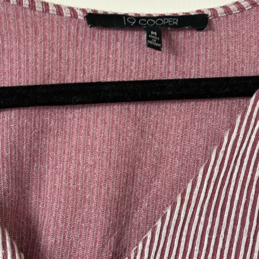 19 Cooper Mauve and White V-Neck Dress Size M - Picture 4 of 5